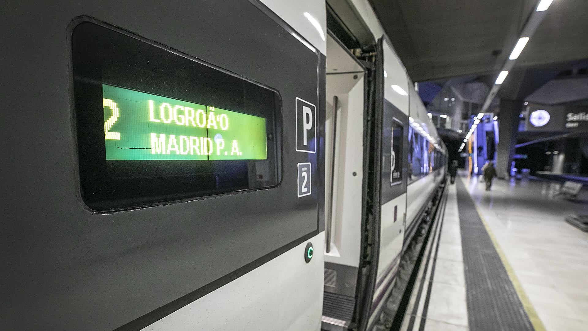 Diez horas para llegar de Madrid a Logroño el Alvia deja tirados a 150